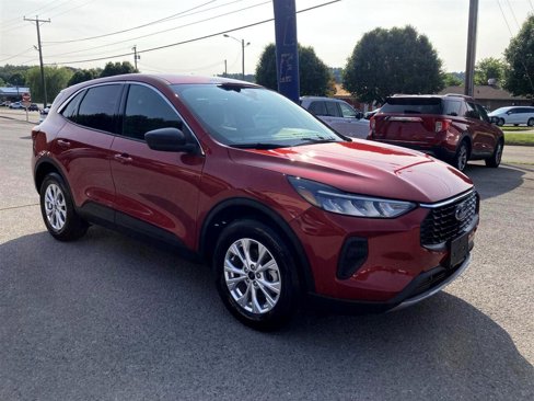 Used 2023 Ford Escape Active w/ Tech Pack #1 image 3