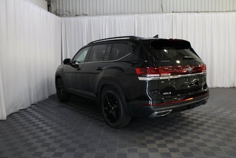 New 2026 Volkswagen Atlas SE image 24