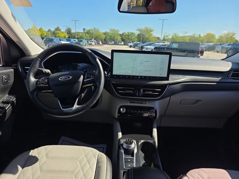 Used 2024 Ford Escape Platinum w/ Premium Technology Package image 41