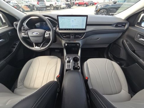 Used 2025 Ford Escape Platinum w/ Premium Technology Package image 26