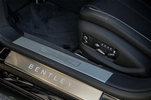 New 2025 Bentley Flying Spur Plug-In Hybrid image 32