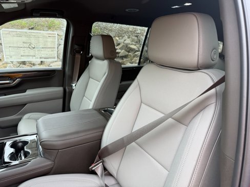 New 2025 GMC Yukon XL Elevation image 14