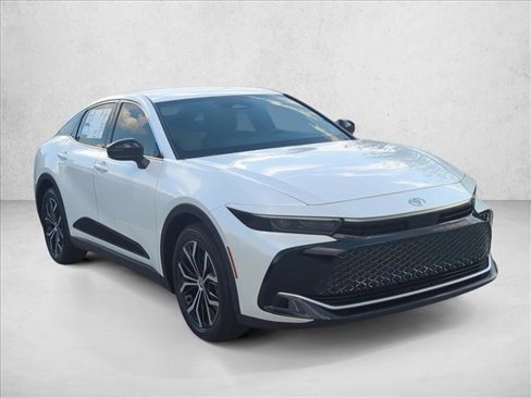 Certified 2026 Toyota Crown XLE image 3