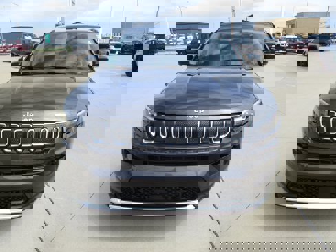 Used 2022 Jeep Compass Limited w/ Elite Group image 10