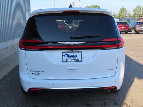 New 2026 Chrysler Pacifica Select image 9