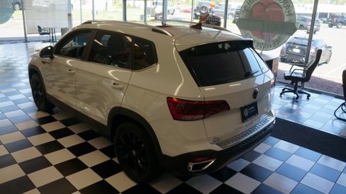Used 2022 Volkswagen Taos SE image 5