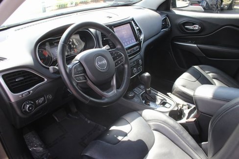 Used 2021 Jeep Cherokee Limited image 3