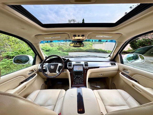 Used 2007 Cadillac Escalade AWD w/ Information Package image 22