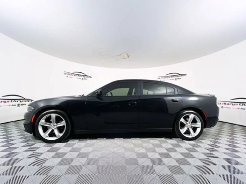 Used 2015 Dodge Charger SXT w/ Plus Group image 5