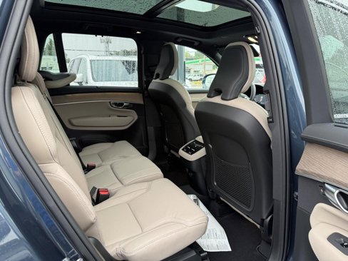 New 2026 Volvo XC90 B6 Ultra image 5