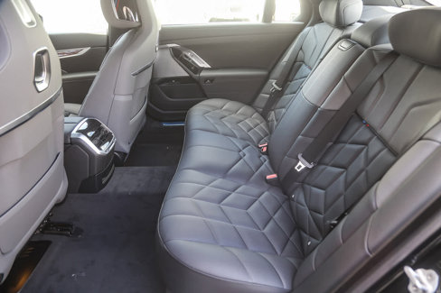 New 2026 BMW 760i xDrive w/ Premium Package image 15