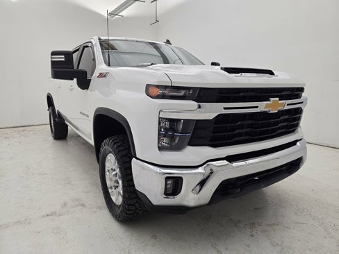 Used 2024 Chevrolet Silverado 2500 LT image 24