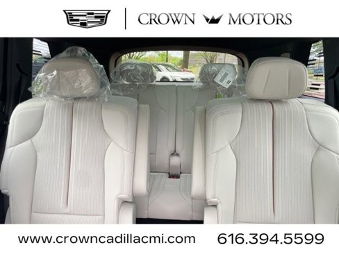 New 2026 Cadillac Vistiq Luxury w/ LPO, Floor Liner Package image 30