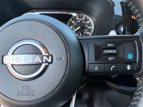 Used 2025 Nissan Pathfinder SV image 26