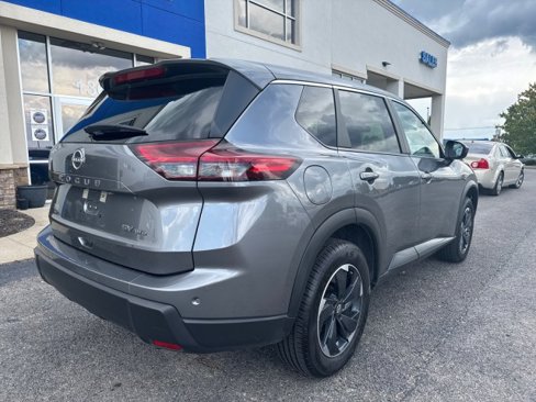 Used 2024 Nissan Rogue SV image 17