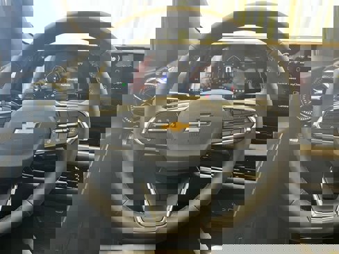 New 2026 Chevrolet Equinox LT w/ Convenience Package II image 8