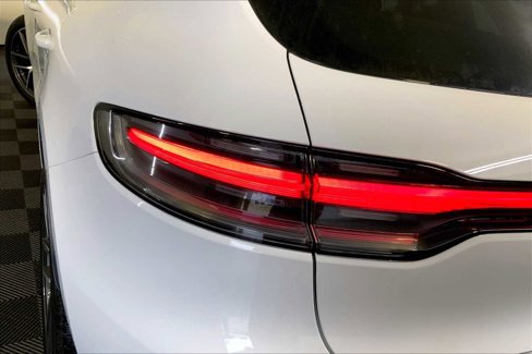New 2026 Porsche Macan image 18