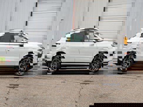 New 2025 Porsche Cayenne Coupe image 8