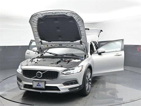 Used 2024 Volvo V90 B6 Cross Country Ultimate image 54
