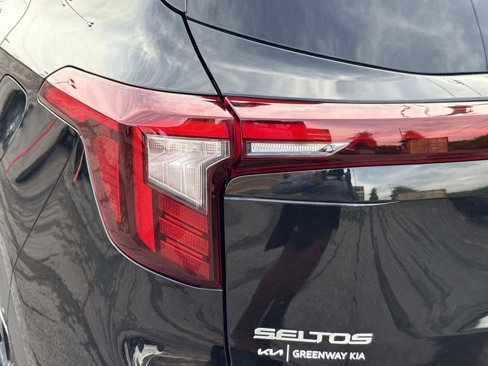 Used 2024 Kia Seltos SX w/ SX Sunroof Package image 11