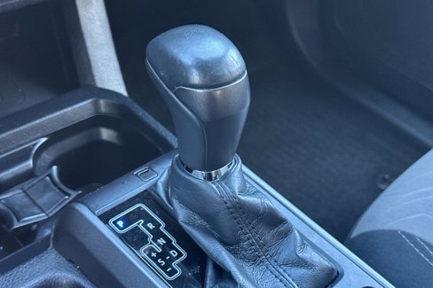 Used 2021 Toyota Tacoma TRD Off-Road image 32