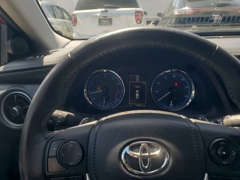 Used 2018 Toyota Corolla SE image 16