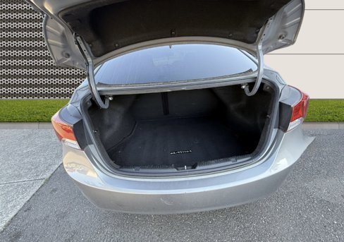 Used 2012 Hyundai Elantra GLS w/ Preferred Pkg 3 image 18