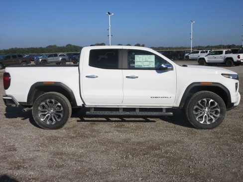 New 2026 GMC Canyon Denali image 3