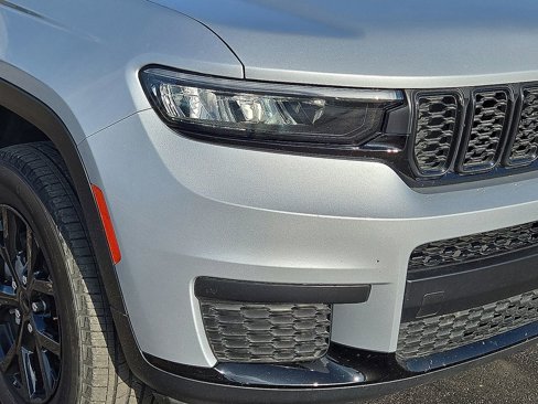 Used 2024 Jeep Grand Cherokee L Laredo image 7