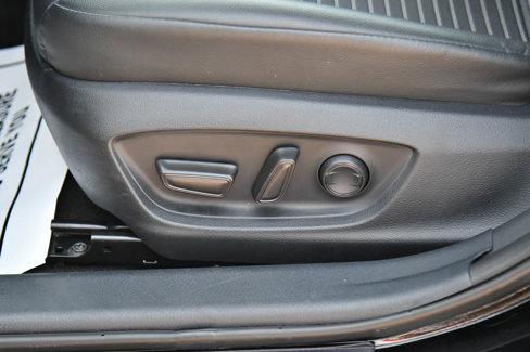 Used 2024 Toyota Camry SE image 17