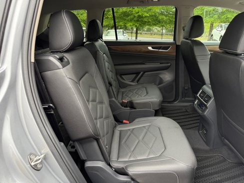 New 2025 Volkswagen Atlas SE image 27