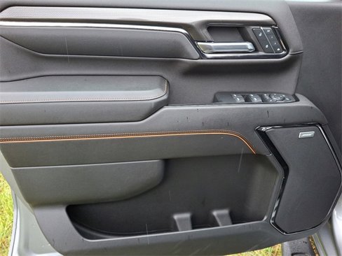 Used 2024 GMC Sierra 2500 AT4 w/ AT4 Premium Plus Package image 9