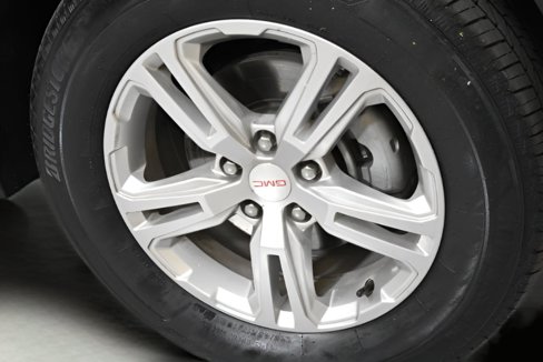 Used 2024 GMC Terrain SLE image 6