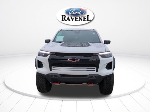 Used 2023 Chevrolet Colorado ZR2 image 9