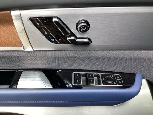New 2026 Cadillac Vistiq Premium Luxury image 16