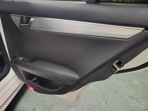 Used 2014 Mercedes-Benz C 250 Sedan image 35