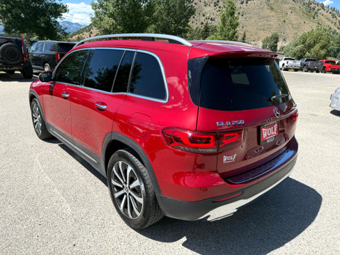 Used 2023 Mercedes-Benz GLB 250 4MATIC image 3