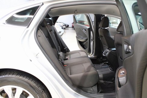 Used 2019 Chevrolet Malibu LT image 16
