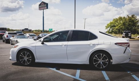 Used 2020 Toyota Camry SE image 20