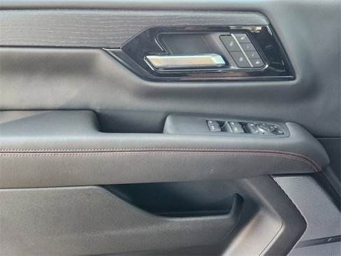 New 2026 GMC Yukon AT4 Ultimate w/ LPO, Floor Liner Package image 18