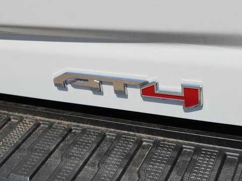 Used 2022 GMC Sierra 2500 AT4 w/ AT4 Premium Plus Package image 9