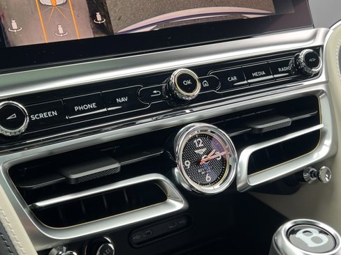 New 2025 Bentley Flying Spur Plug-In Hybrid image 33