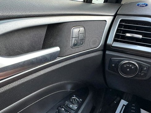 Used 2014 Ford Fusion Titanium image 26