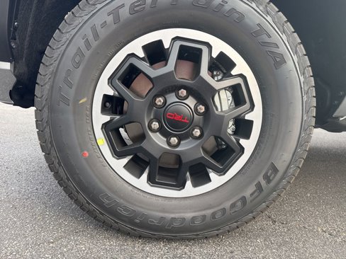 New 2025 Toyota Tacoma TRD Off-Road image 9