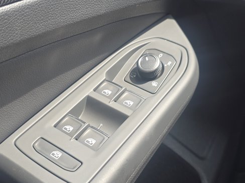 New 2025 Volkswagen GTI SE image 24
