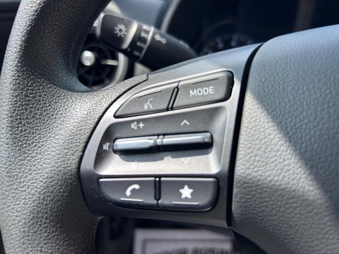Used 2023 Hyundai Kona SE image 10