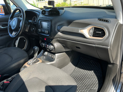Used 2016 Jeep Renegade 75th Anniversary image 12