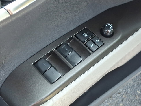 Used 2023 Toyota Camry LE image 28