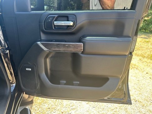 Used 2020 Chevrolet Silverado 2500 LTZ w/ LTZ Premium Package image 15
