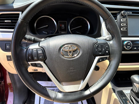 Used 2017 Toyota Highlander XLE image 25